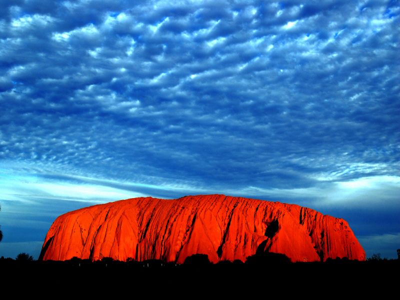 S 00019 The colour of Uluru Ayers Rock at Sunset 1024x768.jpg