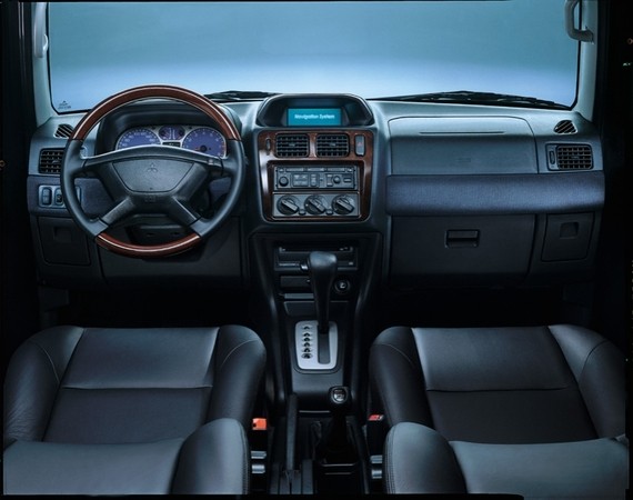 S7-PAJERO-PININ-TABLEAU-DE-BORD-photo2078-39595.jpg