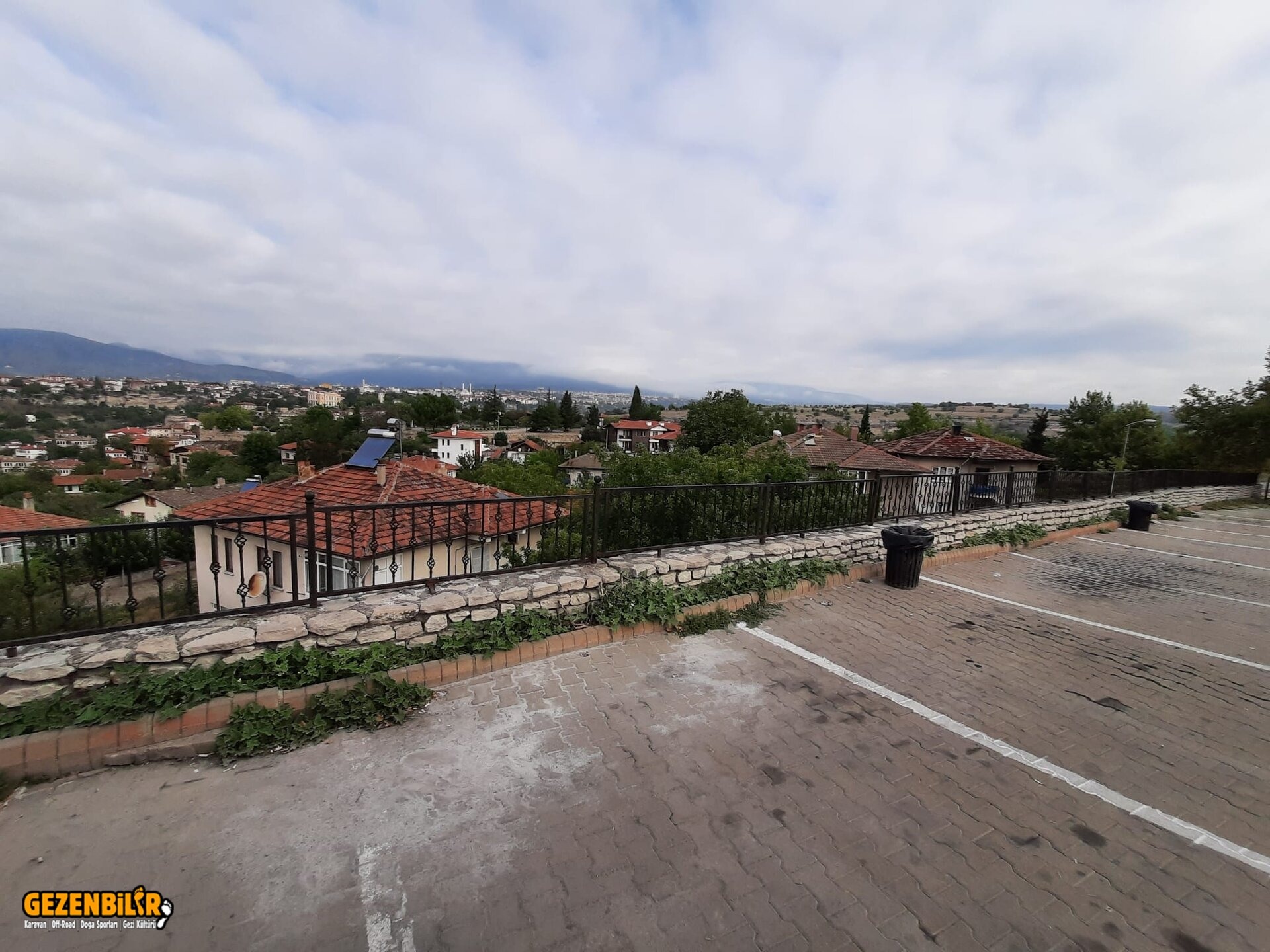 safranbolu-ucak-mezarlıik-otopark.jpg