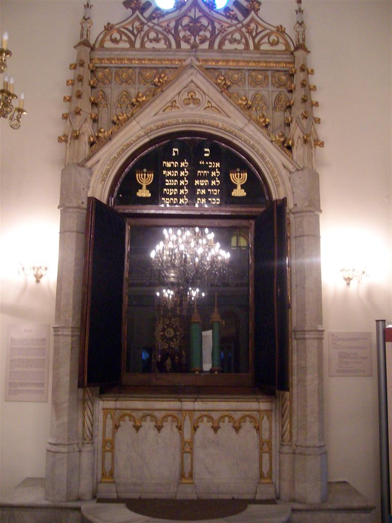 SANY2005 (Large).jpg