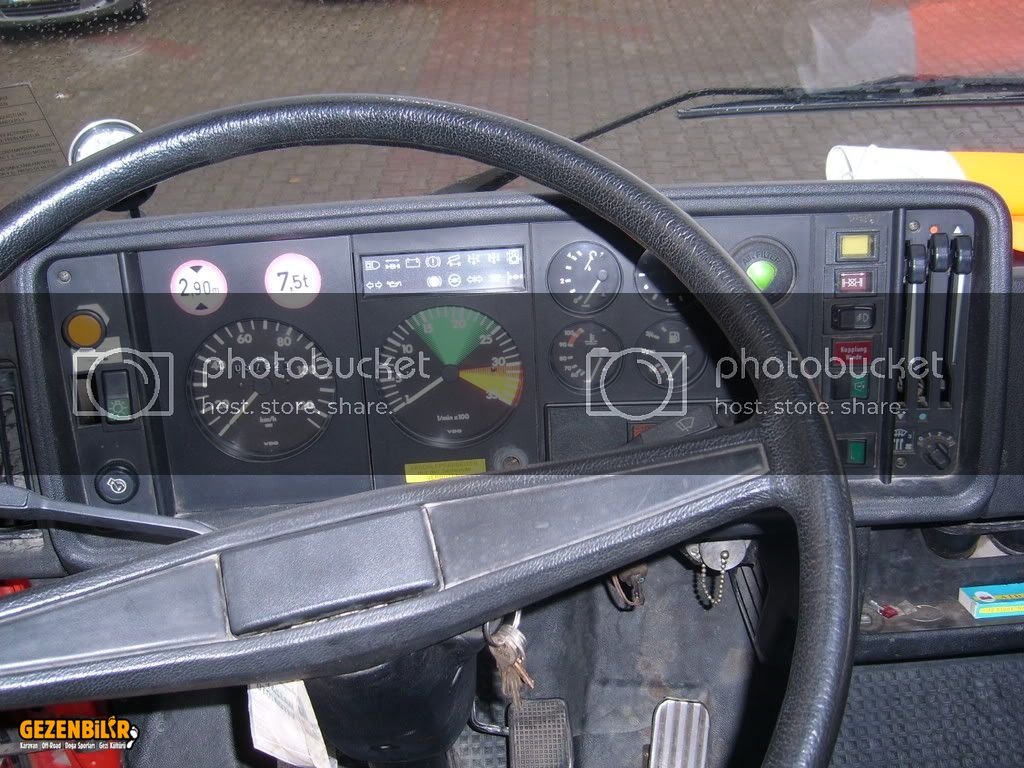 SL271657.jpg