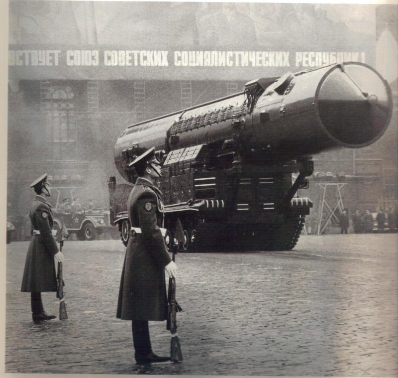 Sovietredsquareparade_zpsef2336c8.jpg