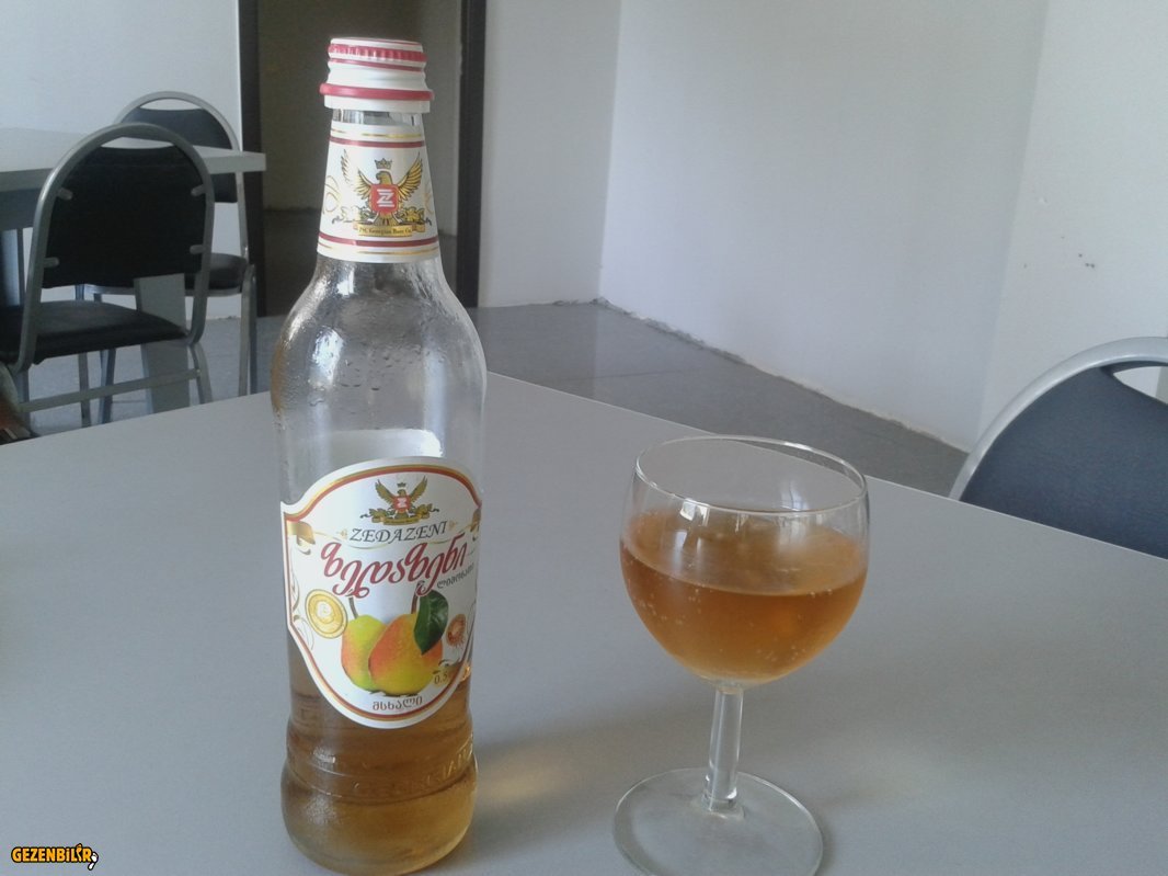 TABIKI ARMUTLU GAZOZ DA YANINDA.jpg
