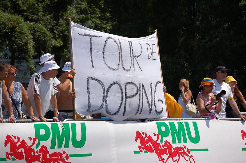 TF 00014 Spectators' banner during the Tour de France 2006.jpg