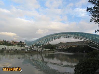TİSLİS ÖZGÜRLÜK KÖPRÜSÜ.JPG