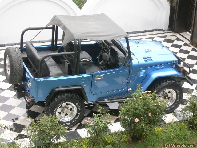 tlcfj40_003_7WX_PakWheels(com).jpg