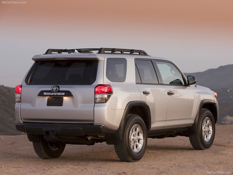 Toyota-4Runner_2010_800x600_wallpaper_55.jpg