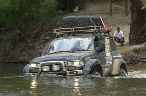 Toyota land cruiser picture deep water