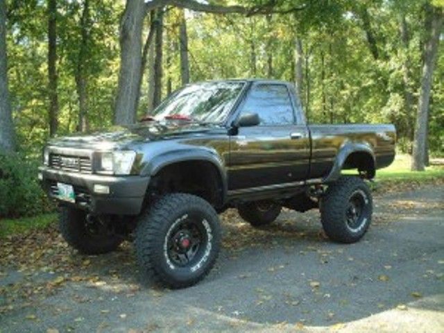 toyota-pick-up-fender-flares-300x225.jpg