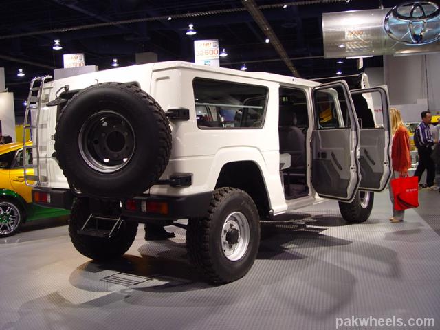 toyota_mega_cruiser_2_9T4_PakWheels(com).jpg