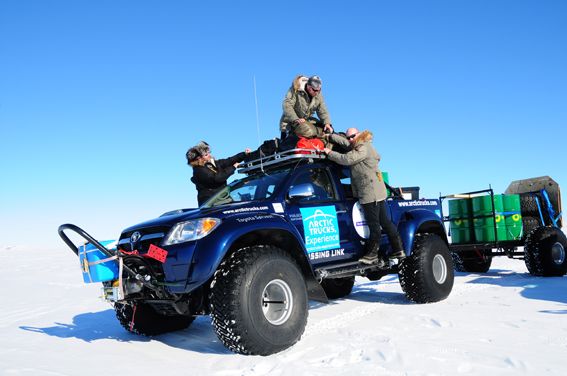 Vefur_Hilux_AT44_4.jpg