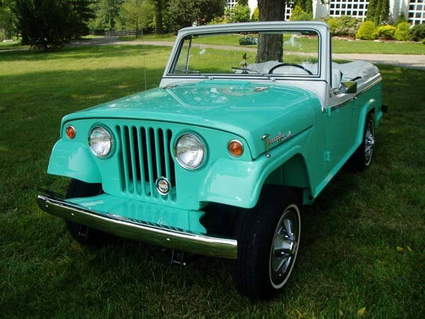 Willys_Jeepster_1967_f-Rick_Feibusch_2009.jpg