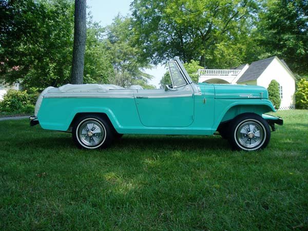Willys_Jeepster_1967_S-Rick_Feibusch_2009.jpg