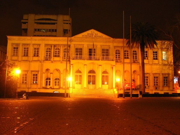 ?zmir Hükümet Kona??.jpg