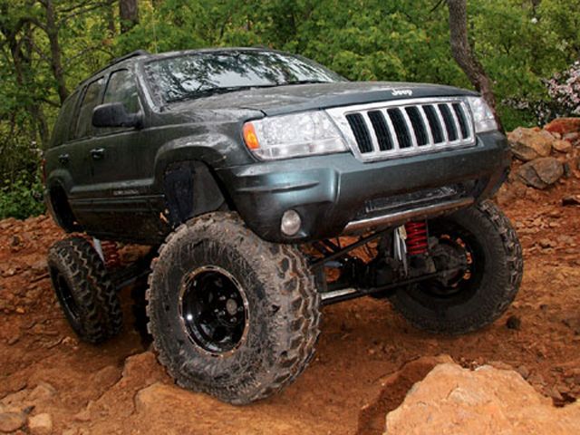 131_0709_09_z+2004_jeep_wj+front_view.jpg