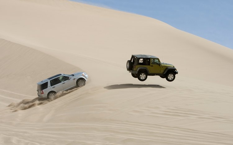 112_0810_38z+land_rover_LR2_jeep_wrangler_rubicon+side_