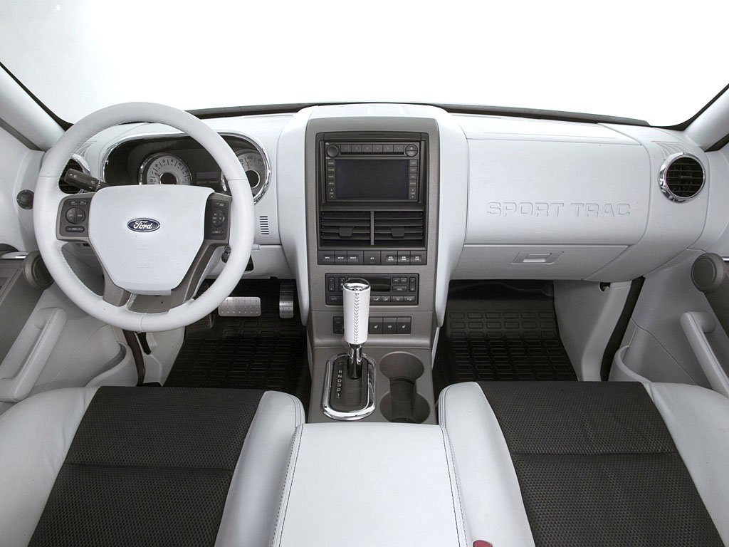 2005_Ford_ExplorerSportTracConcept6.jpg
